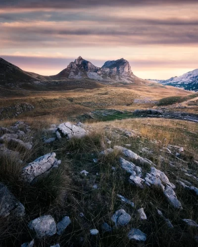 Die Weite der Landschaft kommt durch den etwas höheren Standpunkt besser zur Geltung.